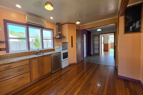 Photo of property in 2 Somme Road, Silverstream, Upper Hutt, 5019