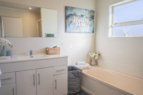 Photo of property in 106 Roberts Line, Kelvin Grove, Palmerston North, 4414