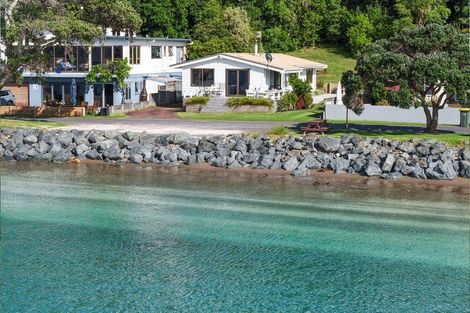 Photo of property in 12 Matakatia Parade, Matakatia, Whangaparaoa, 0930