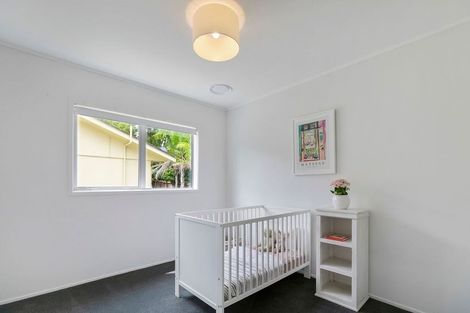 Photo of property in 2/61a Target Road, Totara Vale, Auckland, 0629