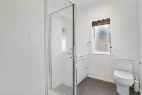 Photo of property in 88 Kelman Road, Kelston, Auckland, 0602