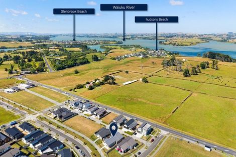 Photo of property in 17 Uatoto Road, Clarks Beach, 2122