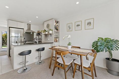 Photo of property in 17 Beardmore Lane, Papakura, 2110