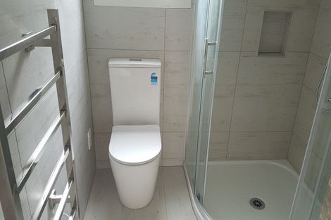 Photo of property in 56 Goldfinch Rise, Unsworth Heights, Auckland, 0632