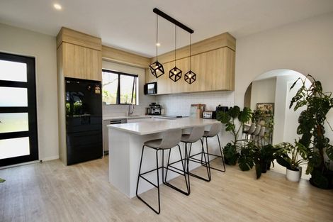 Photo of property in 6/11 Karamu Street, Te Atatu Peninsula, Auckland, 0610