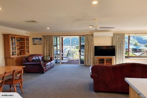 Photo of property in 12 Matai Place, Waikawa, Picton, 7220