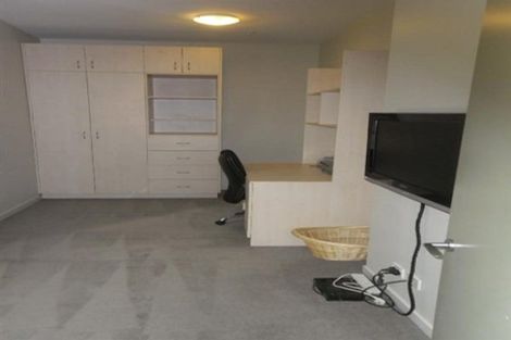 Photo of property in City Lodge Apartments, 401/115 Vivian Street, Te Aro, Wellington, 6011