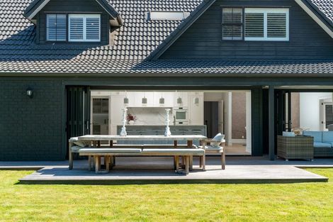 Photo of property in 5 Lavinia Grove, Waikanae Beach, Waikanae, 5036