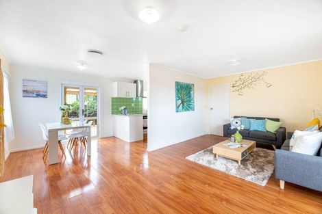 Photo of property in 21 Benchmark Drive, Massey, Auckland, 0614