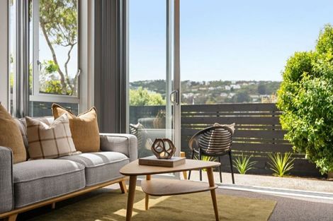 Photo of property in 12/3 Severn Street, Island Bay, Wellington, 6023