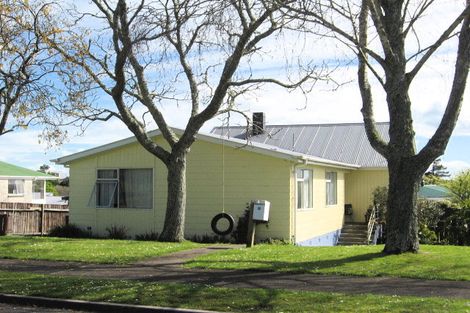 Photo of property in 6 Dingadee Street, Welcome Bay, Tauranga, 3112