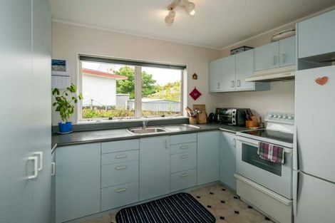 Photo of property in 2/28 Caribbean Drive, Unsworth Heights, Auckland, 0632