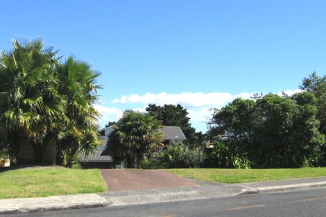 Photo of property in 26 Carlisle Road, Browns Bay, Auckland, 0630