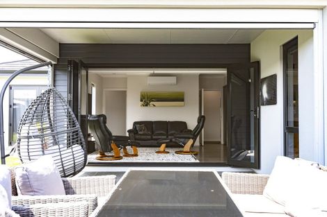 Photo of property in 12 Ruahine Road, Poraiti, Napier, 4112