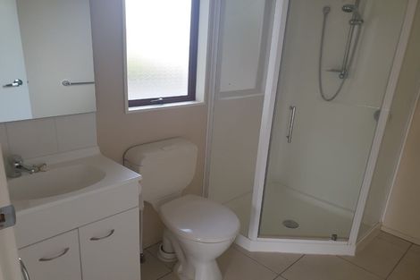 Photo of property in 37 Mcewen Crescent, Riverstone Terraces, Upper Hutt, 5018