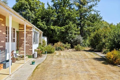 Photo of property in 6 Cambridge Road, Patearoa, 9398