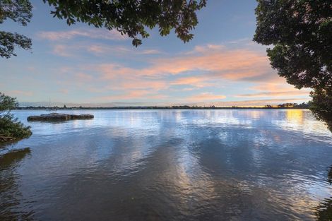 Photo of property in 15a Chatham Avenue, Paremoremo, Auckland, 0632