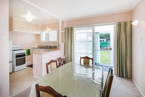 Photo of property in 18 Tararua Terrace, Cloverlea, Palmerston North, 4412