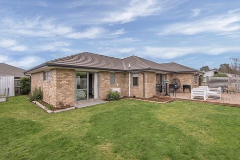 Photo of property in 17 Rossall Crescent, Rolleston, 7615