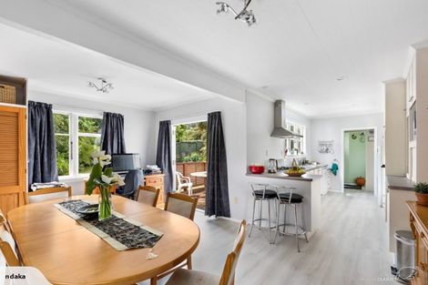 Photo of property in 337 Stokes Valley Road, Stokes Valley, Lower Hutt, 5019