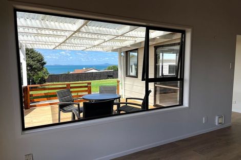 Photo of property in 1425 Whangaparaoa Road, Army Bay, Whangaparaoa, 0930