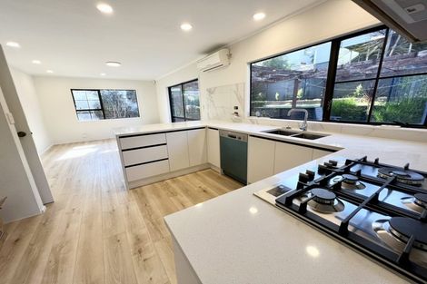 Photo of property in 31 John Downs Drive, Browns Bay, Auckland, 0630