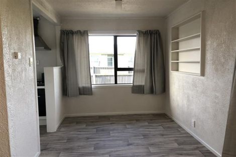 Photo of property in 77 Tidal Road, Mangere, Auckland, 2022