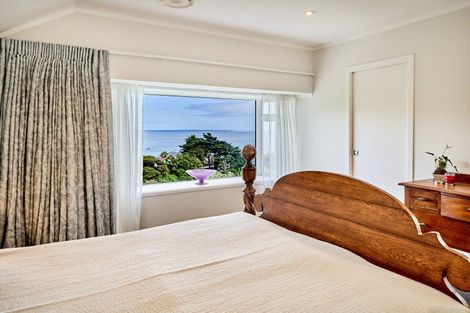 Photo of property in 18 Te Pari Pari Road, Pukerua Bay, 5026