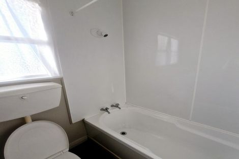 Photo of property in 192 Rathgar Road, Henderson, Auckland, 0610