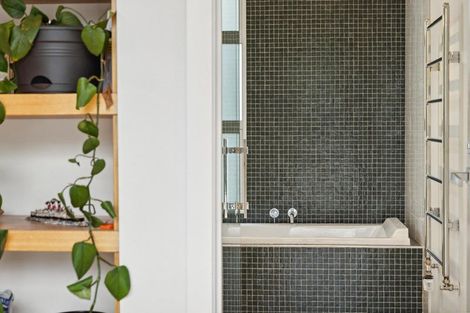 Photo of property in 10 Bridgewater Terrace, Albert Town, Wanaka, 9305