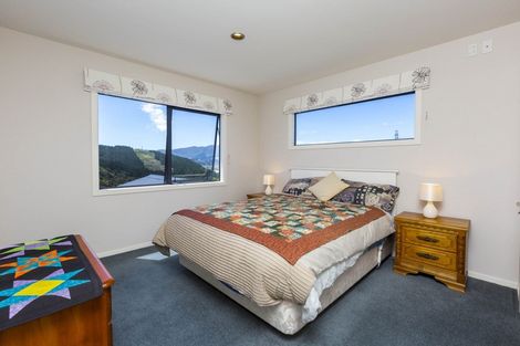 Photo of property in 27 Mcewen Crescent, Riverstone Terraces, Upper Hutt, 5018
