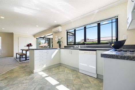 Photo of property in 28 Halcione Close, Flagstaff, Hamilton, 3210