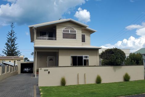 Photo of property in 10 Wallnutt Avenue, Waihi Beach, 3611