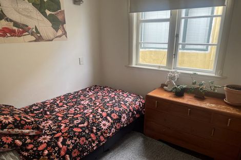 Photo of property in 25 Queen Street, Mount Victoria, Wellington, 6011