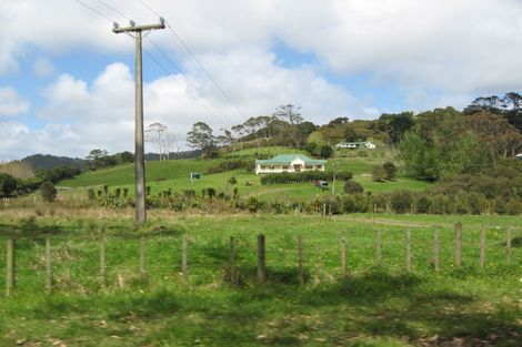 Photo of property in 84 Bethells Road, Waitakere, Henderson, 0781