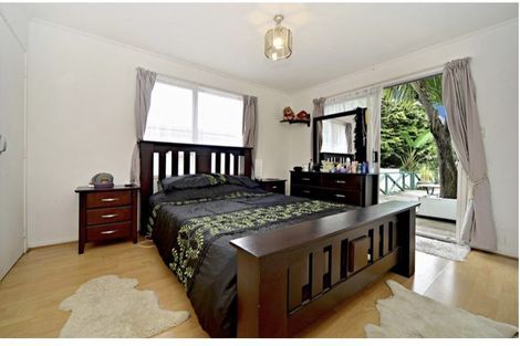 Photo of property in 24 Becker Drive, Weymouth, Auckland, 2103