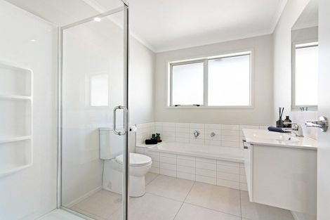 Photo of property in 10 Dunkeld Drive, Papamoa, 3118