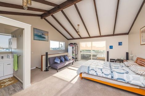 Photo of property in 28 Miro Street, Castlecliff, Whanganui, 4501