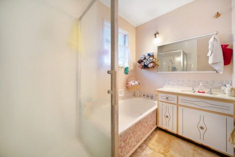 Photo of property in 22 Woburn Street, Mangere East, Auckland, 2024