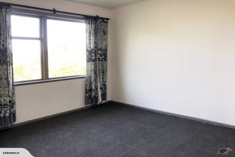 Photo of property in 5 Archbold Street, Newlands, Wellington, 6037