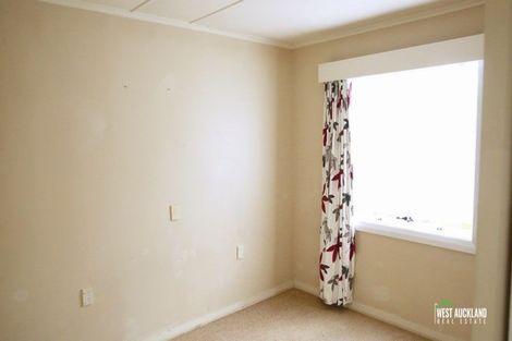 Photo of property in 2/1 Imperial Place, Henderson, Auckland, 0612