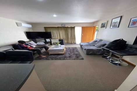 Photo of property in 2/14 Church Square, Addington, Christchurch, 8024