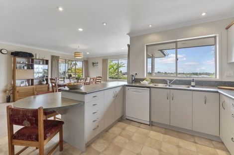 Photo of property in 104 Rototuna Road, Rototuna, Hamilton, 3210