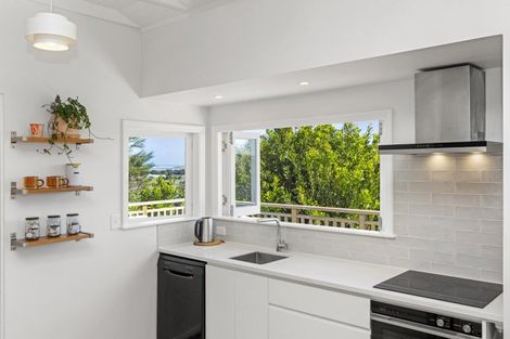 Photo of property in 18 Stewart Street, Raglan, 3225