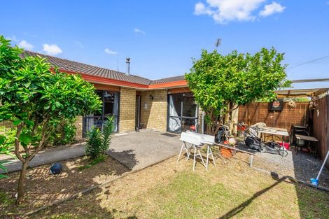 Photo of property in 32 Trimdon Street, Randwick Park, Auckland, 2105