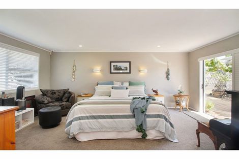 Photo of property in 7 Taynith Place, Glenfield, Auckland, 0629