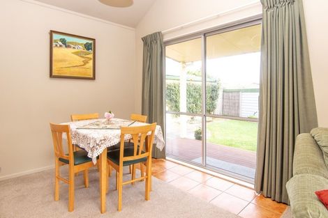 Photo of property in 2 Paul Place, Awapuni, Palmerston North, 4412