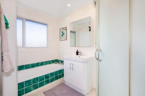 Photo of property in 60 Mercury Way, Whitby, Porirua, 5024