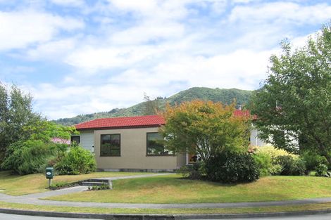 Photo of property in 21 Memphis Grove, Totara Park, Upper Hutt, 5018