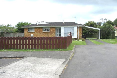 Photo of property in 2 Gypsy Moth Place, Rosehill, Papakura, 2113